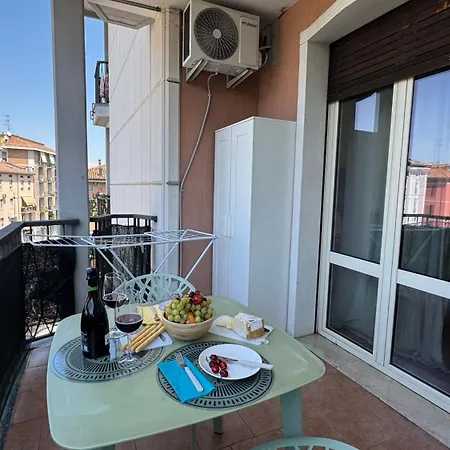 Monolocale Per 2 Nel Centro Di - Aurea ! Apartamento Parma