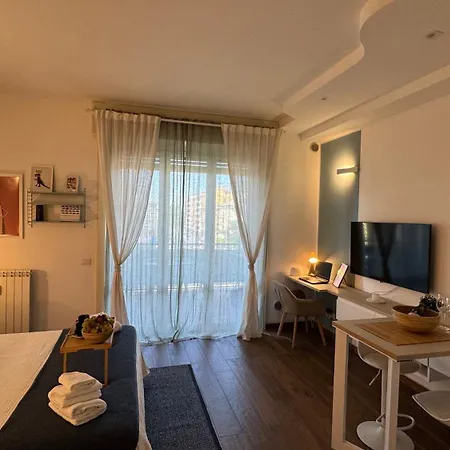 Monolocale Per 2 Nel Centro Di - Aurea ! * Parma