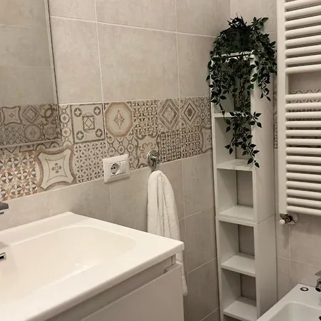 Accogliente Monolocale Per 2 Nel Centro Di - Aurea !