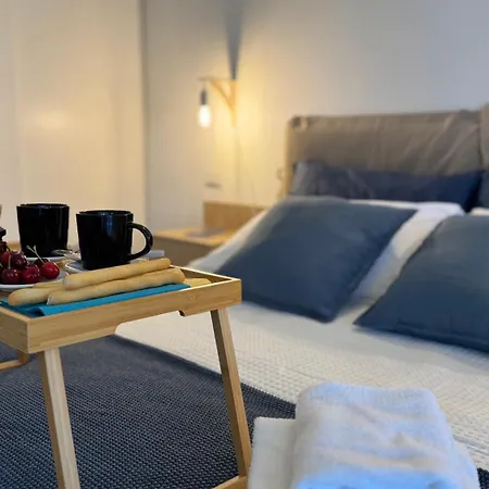 Monolocale Per 2 Nel Centro Di - Aurea ! Apartamento